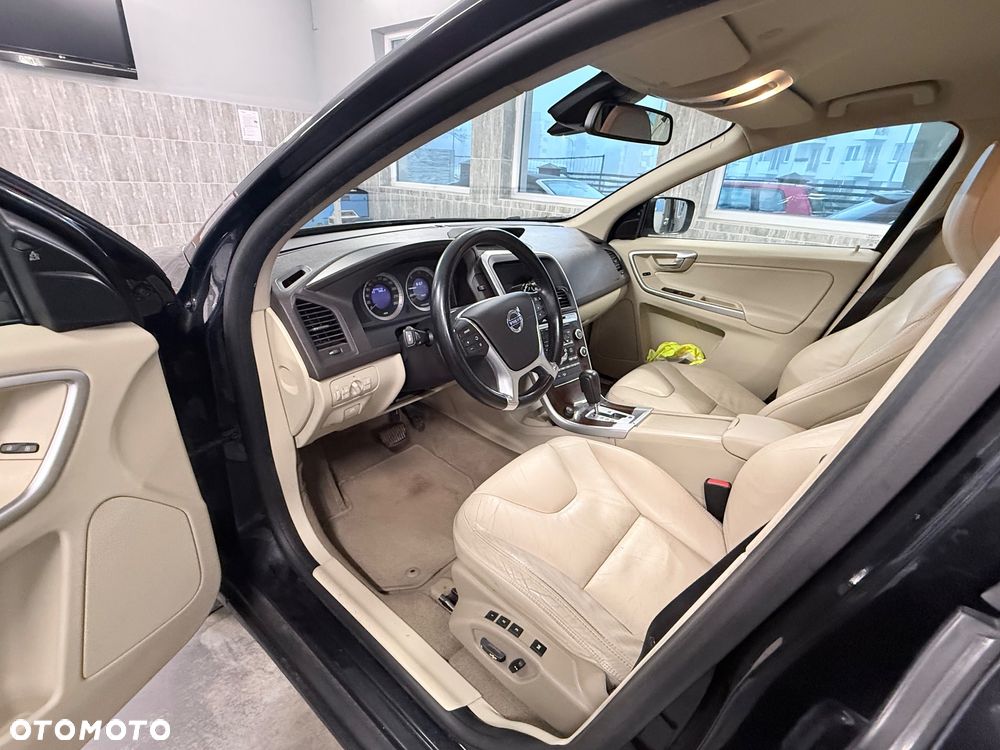 Volvo XC 60 D5 AWD - 6