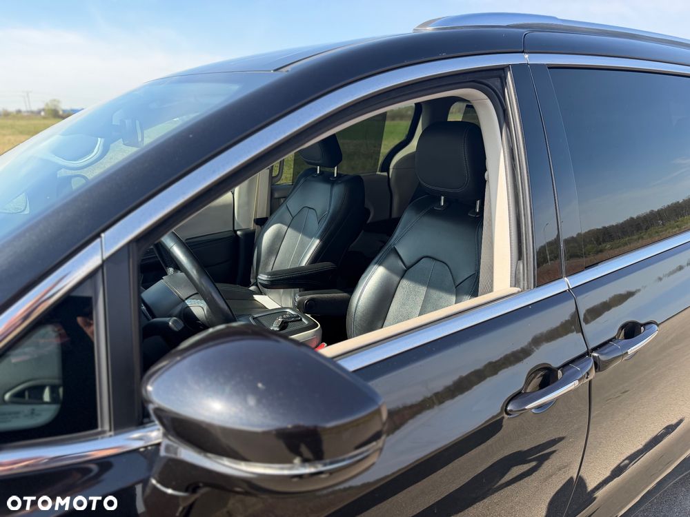 Chrysler Pacifica - 37