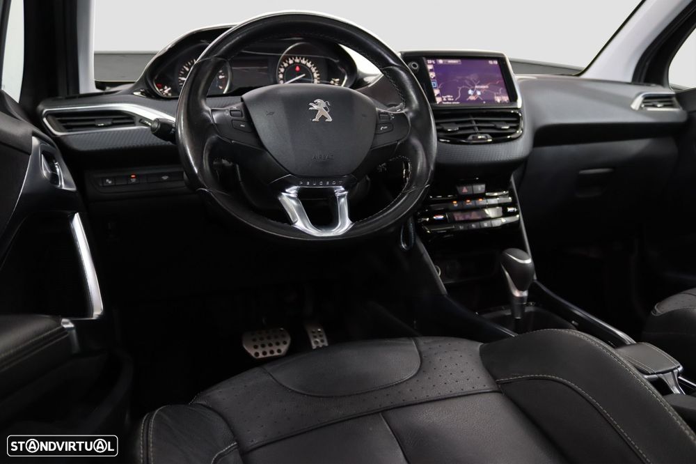 Peugeot 2008 1.2 PureTech Allure EAT6 - 7