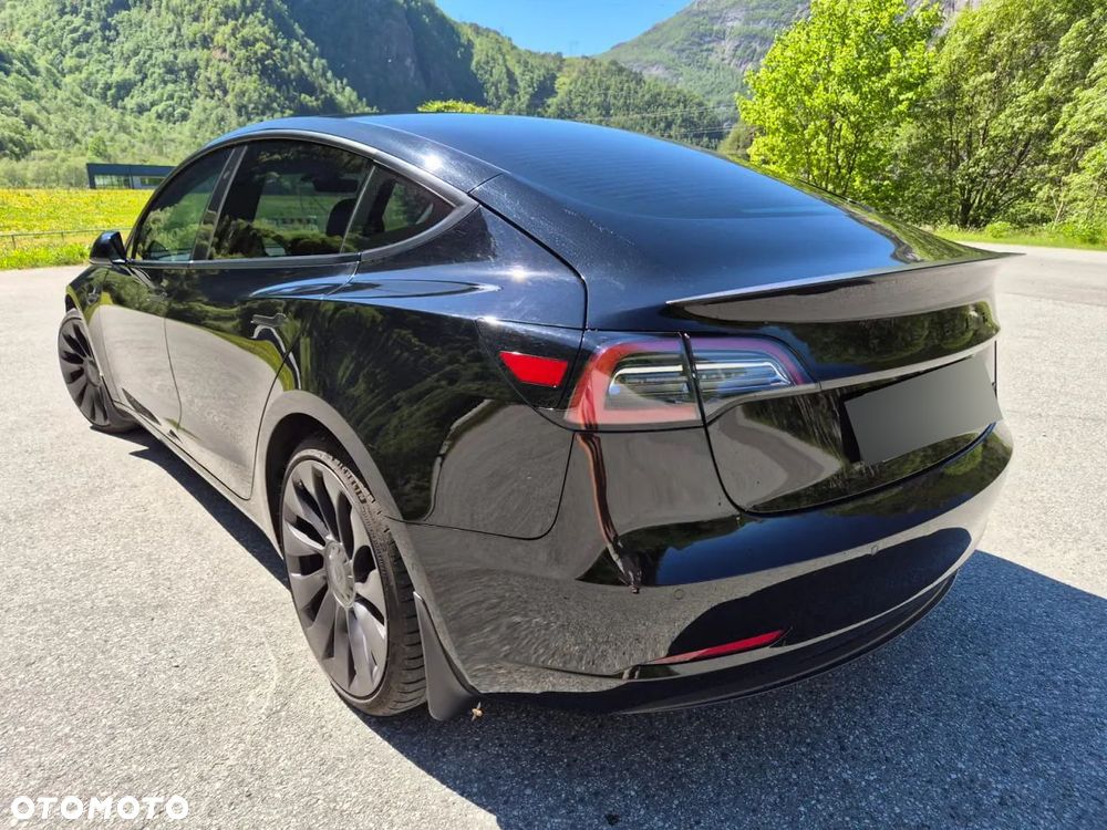 Tesla Model 3 Langstreckenbatterie Allradantrieb Dual Motor Performance - 5