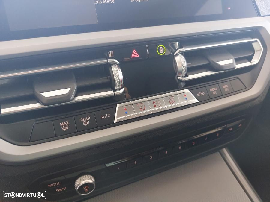BMW 330 e Auto - 34