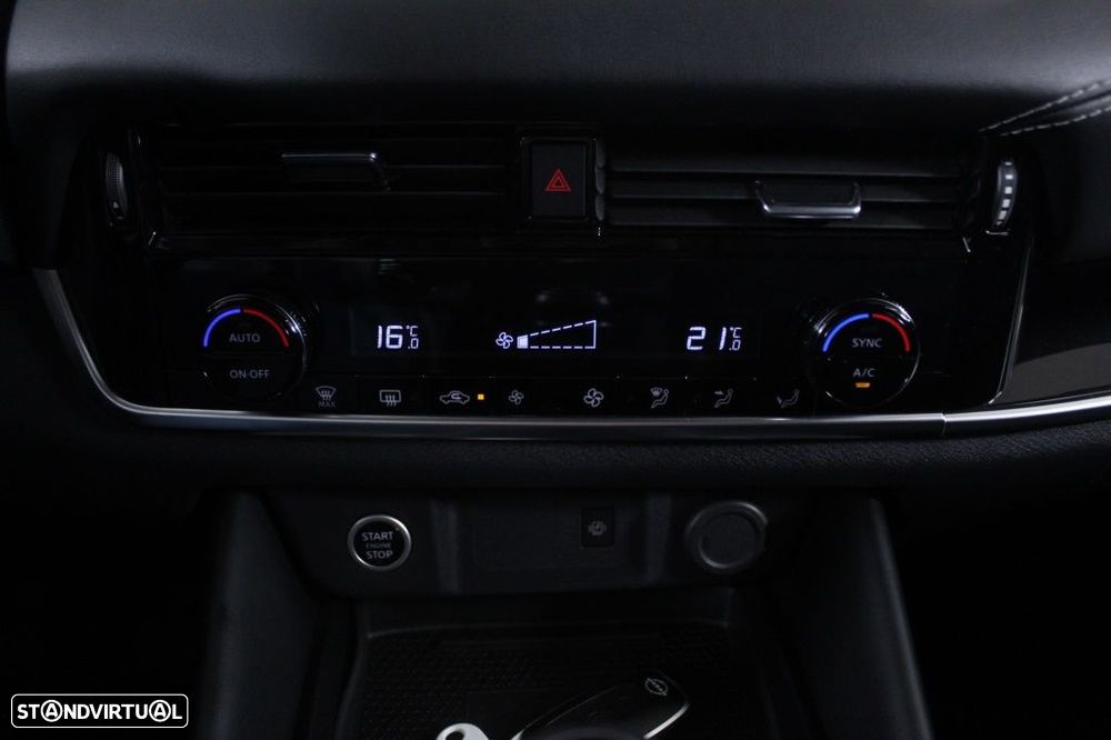 Nissan Qashqai 1.3 DIG-T N-Connecta LED+SKY - 28