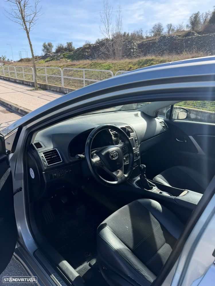 Toyota Avensis SW 2.0 D-4D Luxury+GPS - 8
