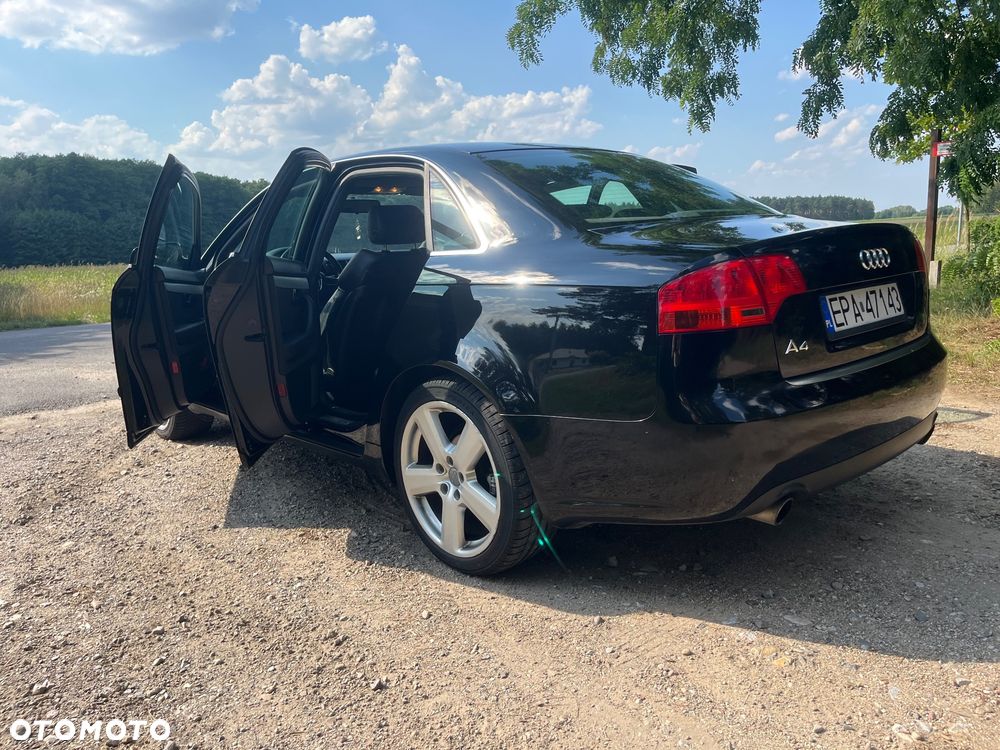 Audi A4 Limousine - 13