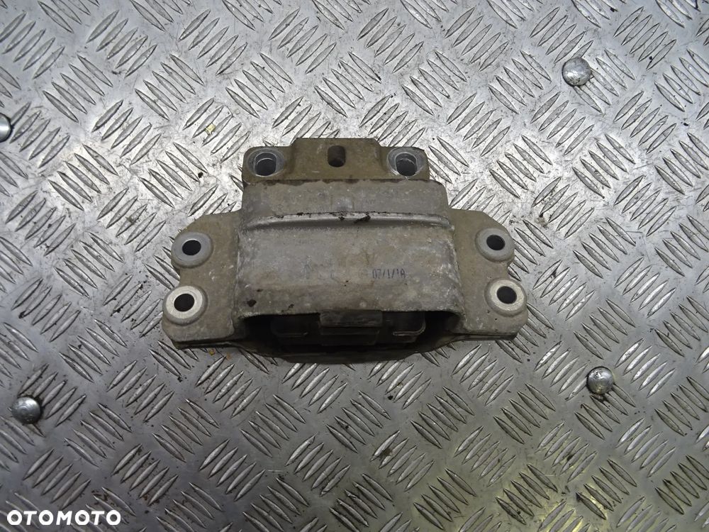 VW GOLF V 1.9TDI PODUSZKA SKRZYNI BIEGÓW 1K0199555 - 1