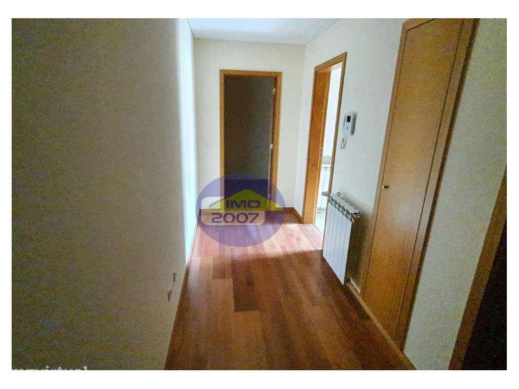 Apartamento T1 em Oliveira do Douro - Grande imagem: 5/12