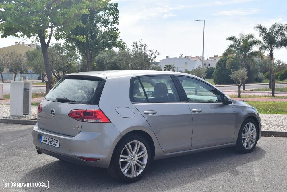 VW Golf 1.6 TDi Trendline BlueMotion - 4