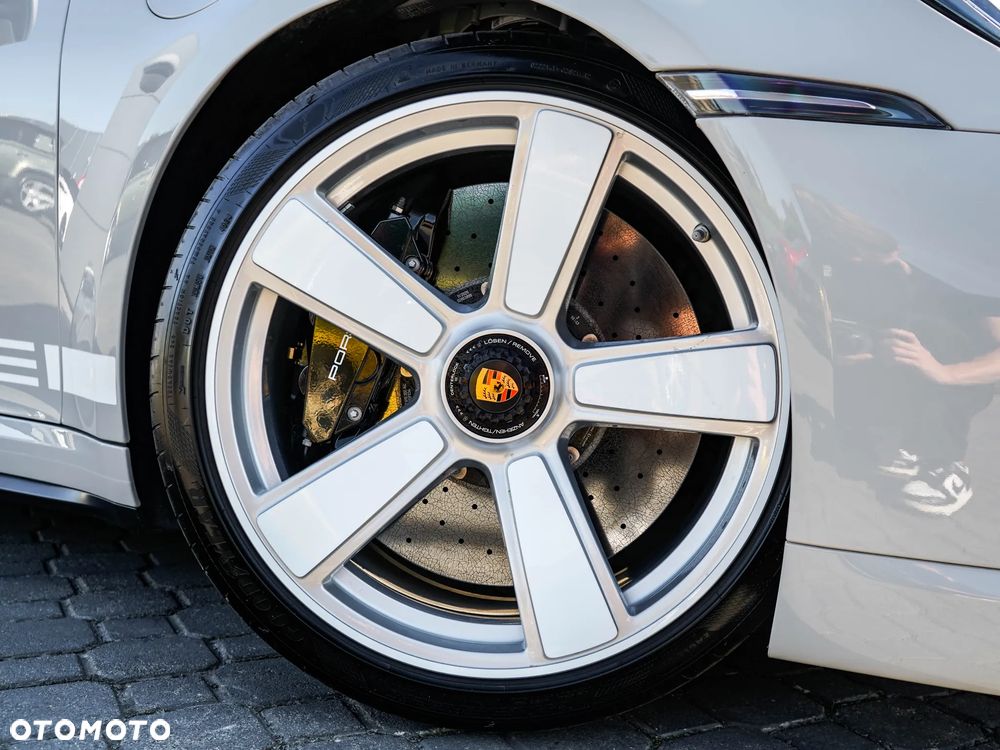 Porsche 911 Turbo 50 Years - 21