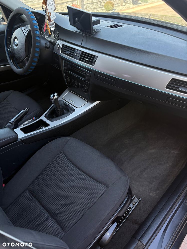 BMW Seria 3 320i - 6