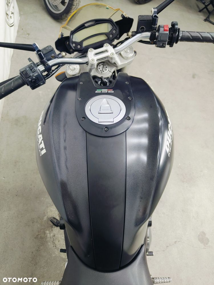 Ducati Monster - 13