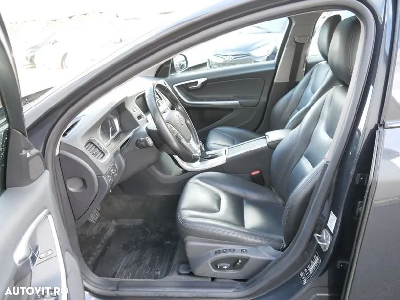 Volvo V60 Cross Country D4 AWD Geartronic Summum - 5