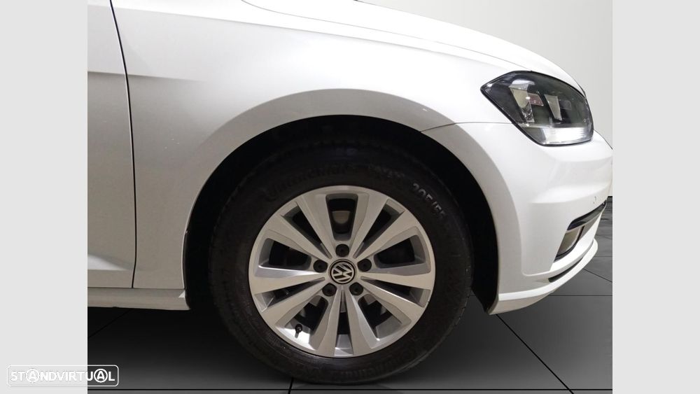 VW Golf 1.0 TSI Confortline DSG - 9
