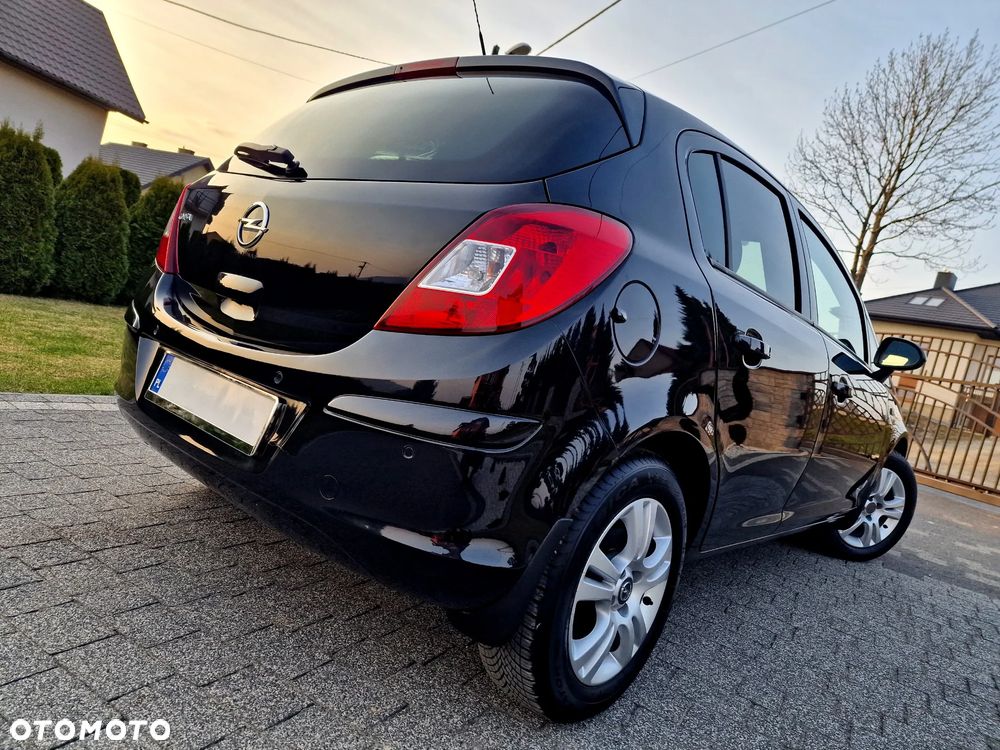 Opel Corsa 1.2 16V Cosmo - 9