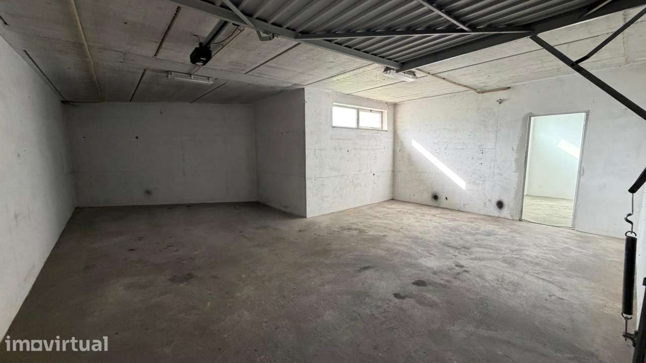 Garagem para 3 Viaturas em Abraveses - Grande imagem: 2/6