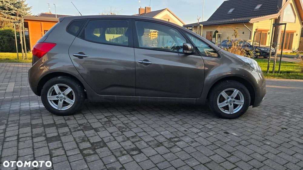 Kia Venga 1.4 CVVT Titanium Collection - 6