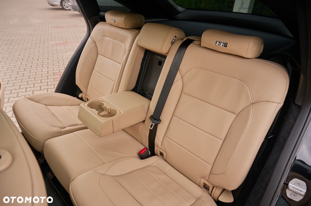 Mercedes-Benz GLE - 24