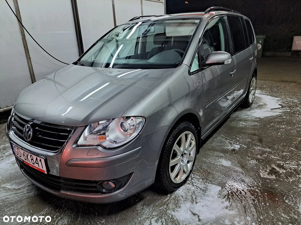Volkswagen Touran - 1