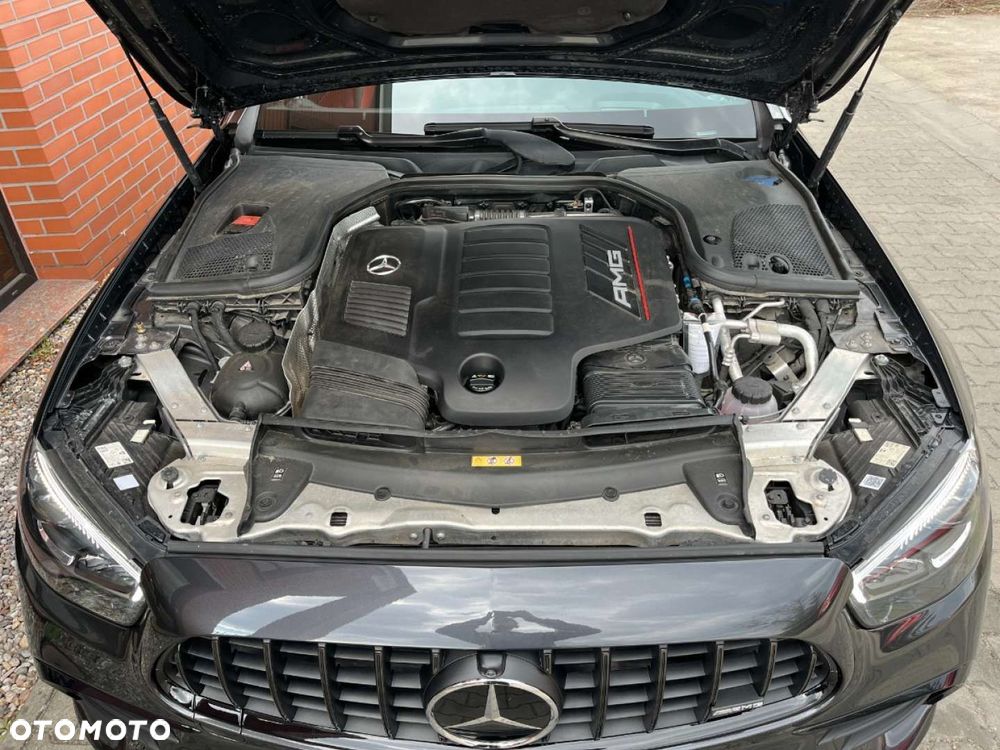 Mercedes-Benz Klasa E AMG 53 4-Matic+ 9G-TRONIC - 37
