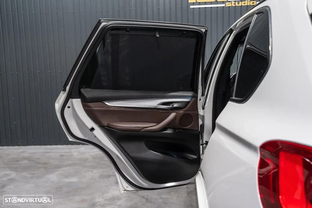 BMW X5 25 d xDrive Pack M - 29