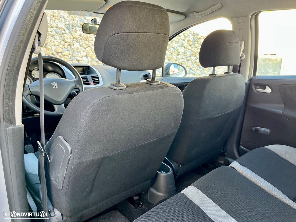 Peugeot 207 1.4 16V Trendy - 34