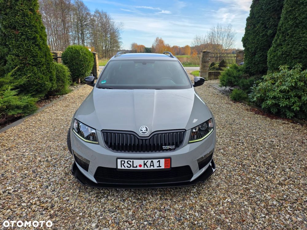 Skoda Octavia ver-combi-2-0-tdi-dsg-rs - 3