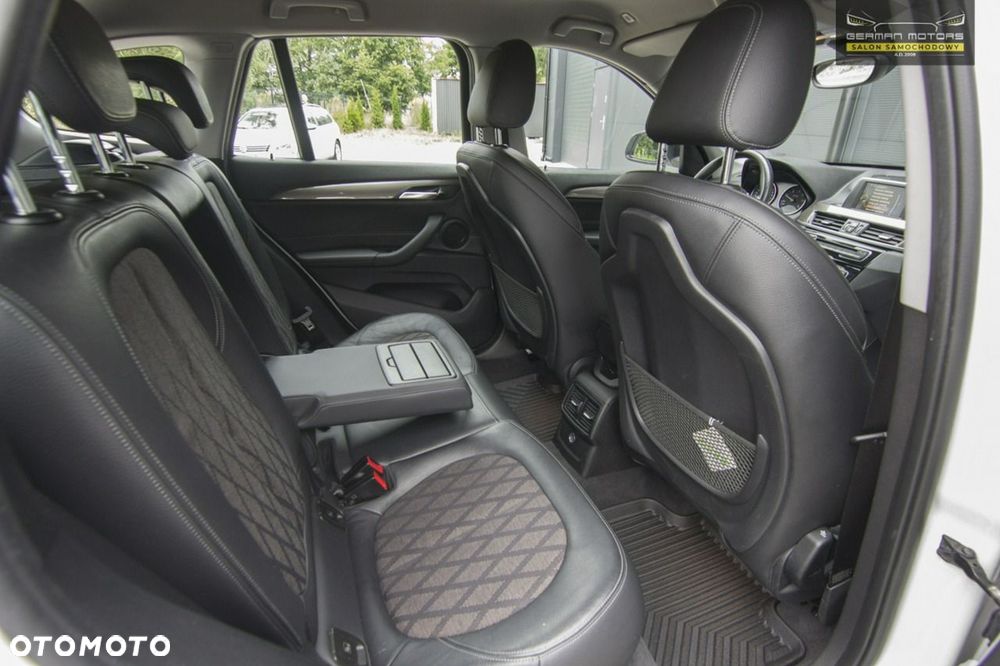BMW X1 xDrive18d xLine - 29
