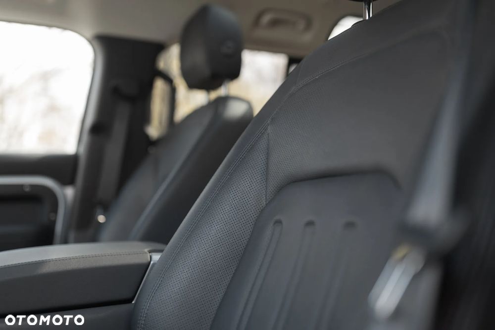 Land Rover Defender 3.0 P400 mHEV First Edition - 19