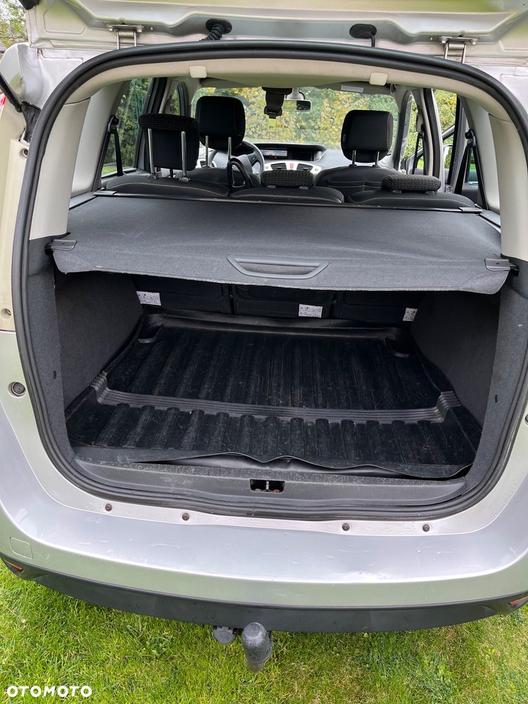Renault Grand Scenic - 8