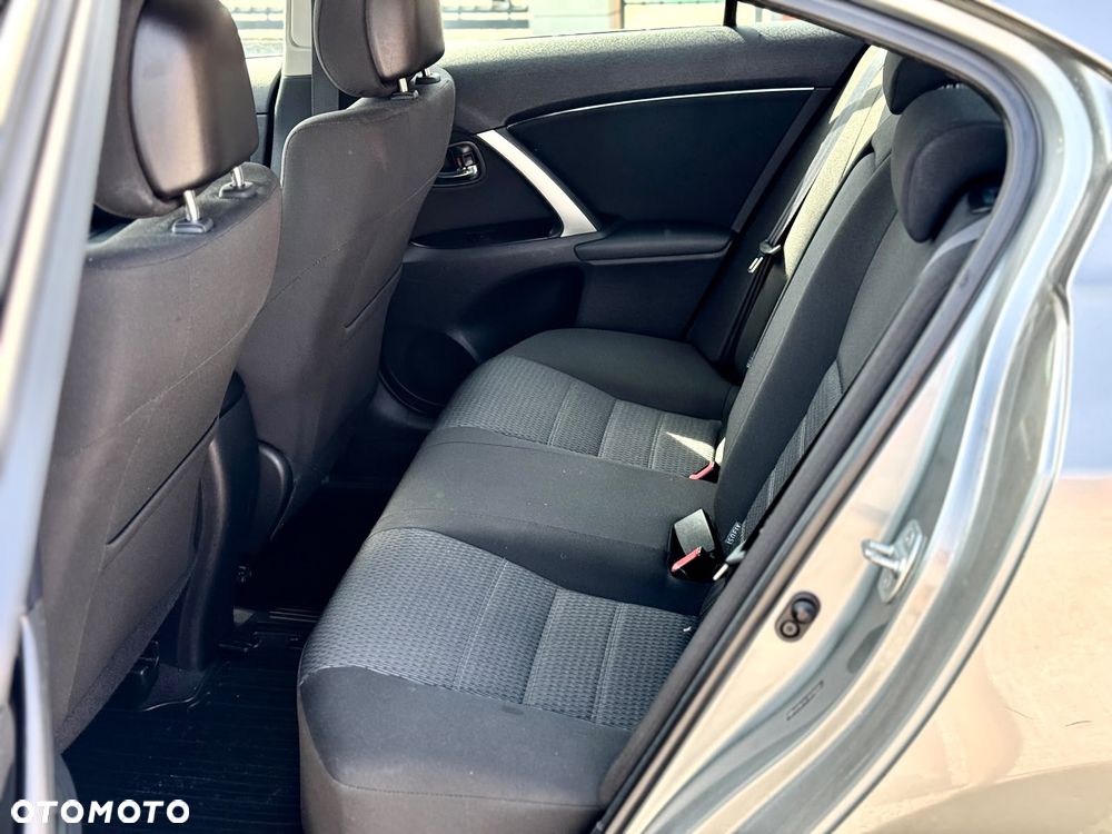 Toyota Avensis 1.8 Sol plus NAVI - 31