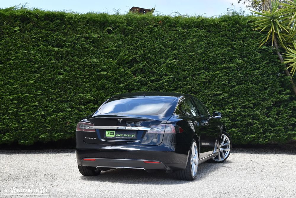Tesla Model S 85 - 21