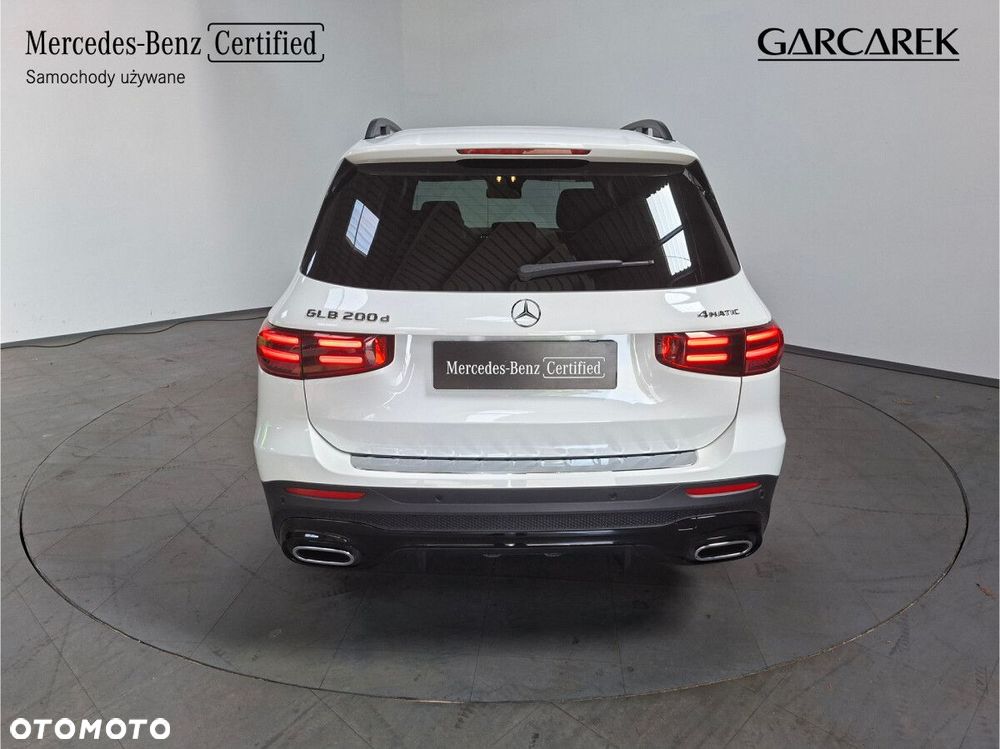 Mercedes-Benz GLB - 8