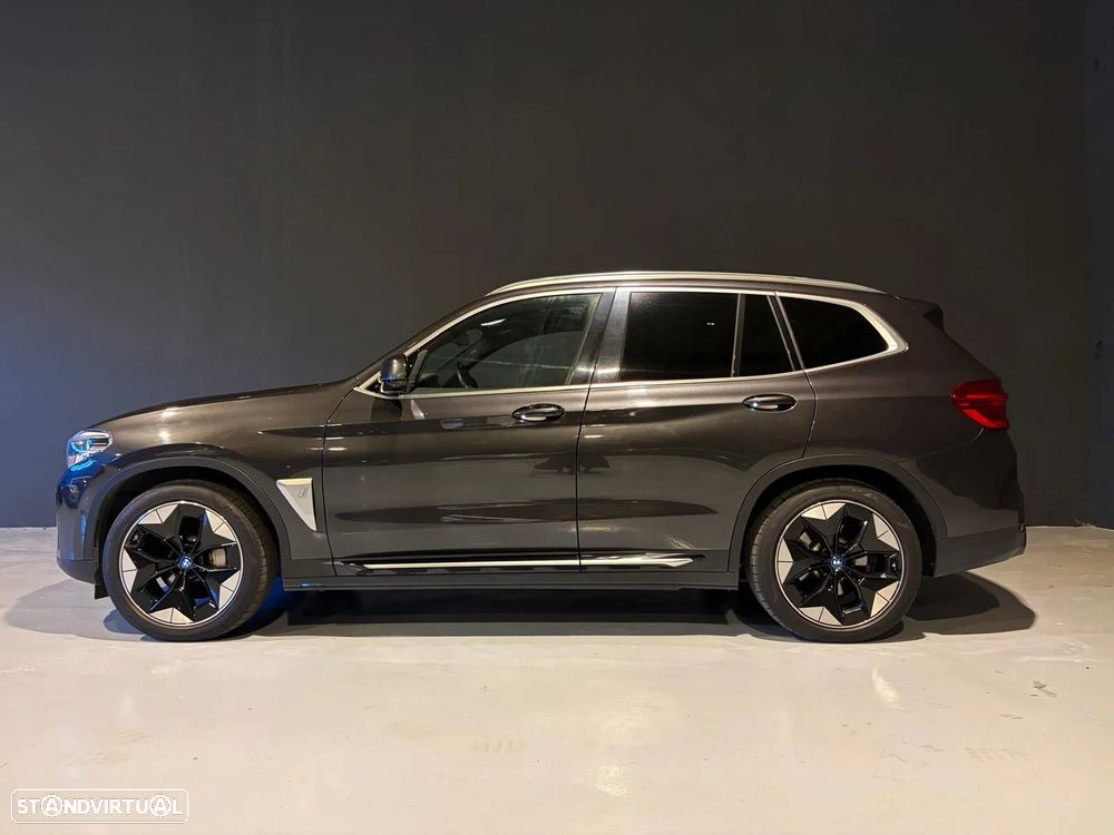 BMW iX3 Impressive - 8