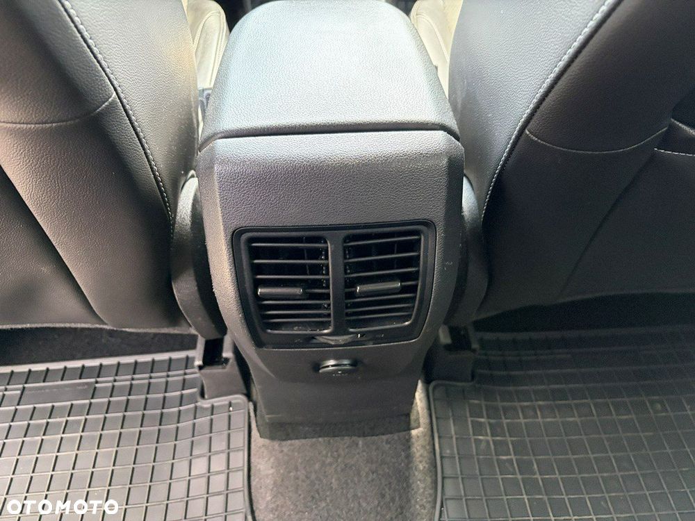 Ford Kuga - 15
