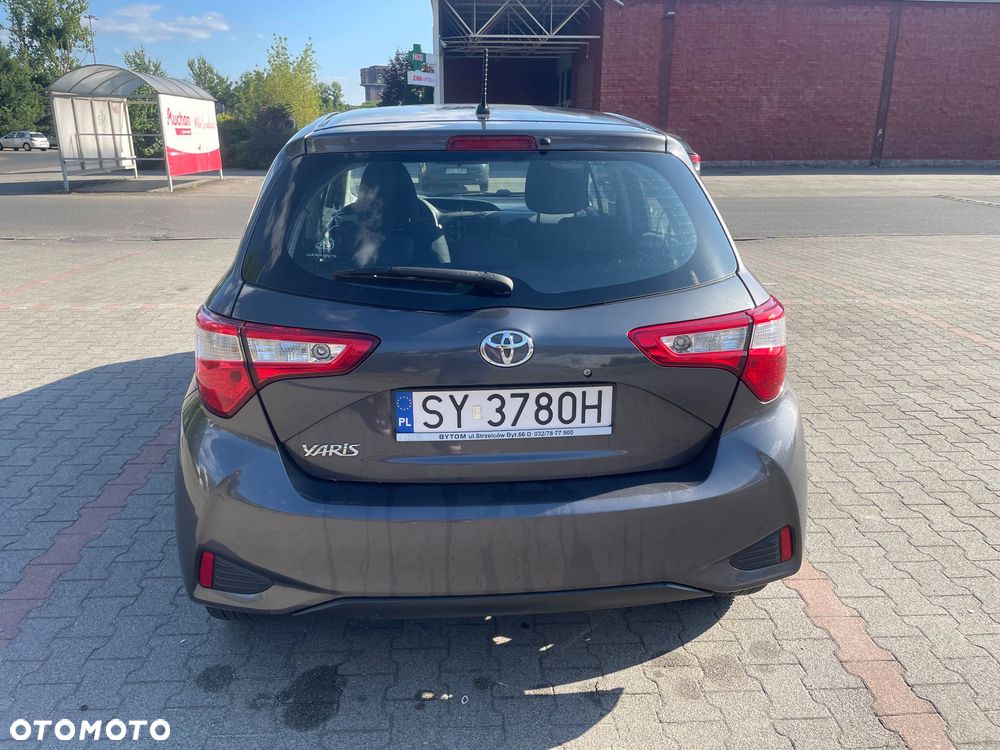 Toyota Yaris 1.5 Dynamic - 10