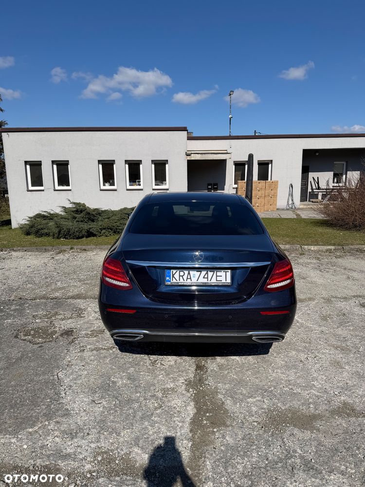 Mercedes-Benz Klasa E 220 d 4-Matic Business Edition 9G-TRONIC - 6