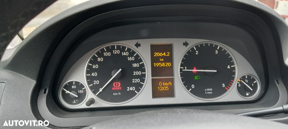 Mercedes-Benz EQB - 5