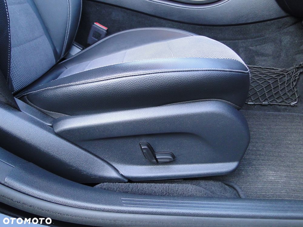 Mercedes-Benz Klasa E 220 d 9G-TRONIC - 15