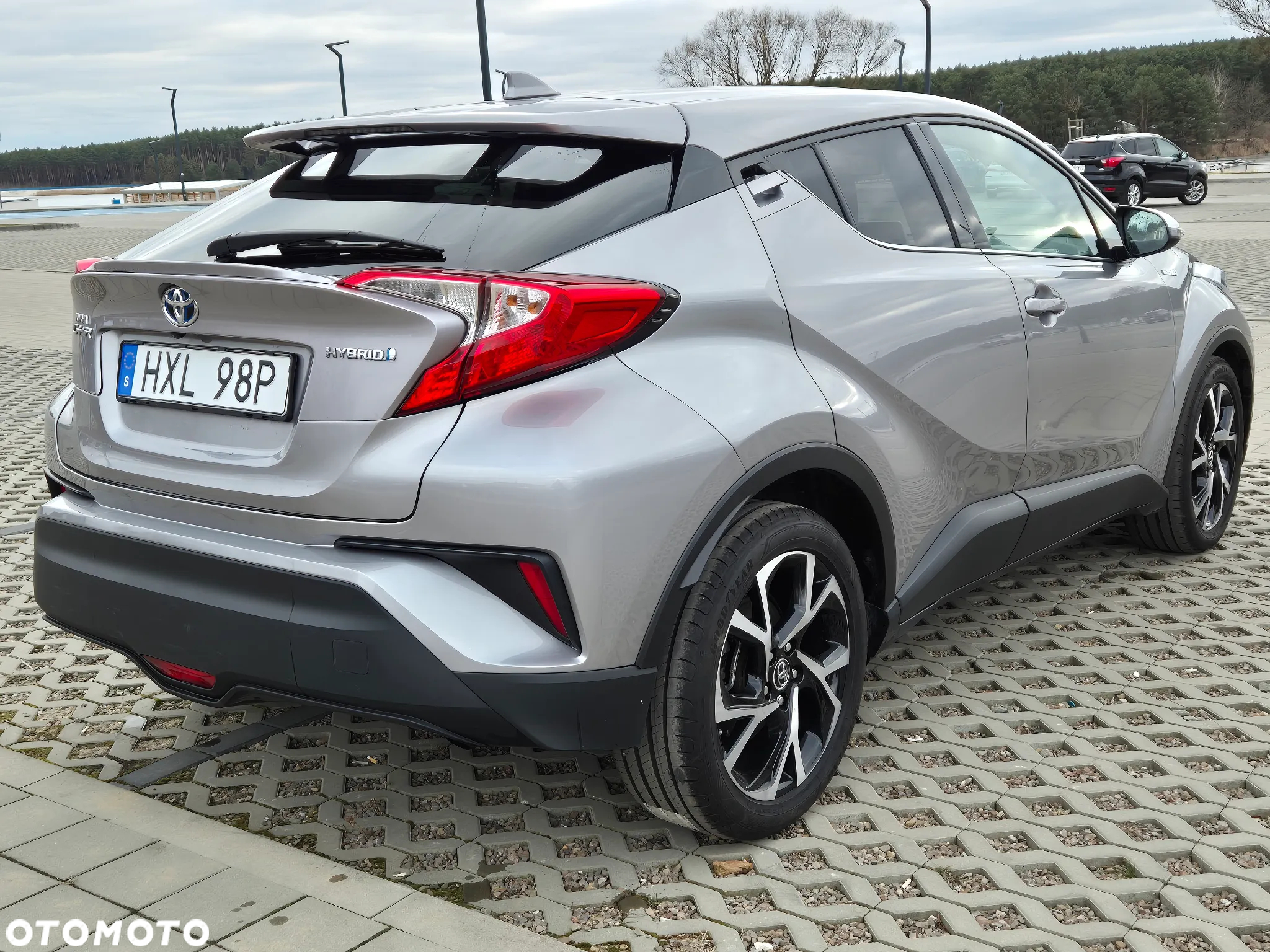 Toyota C-HR ver-1-8-hybrid-executive - 5