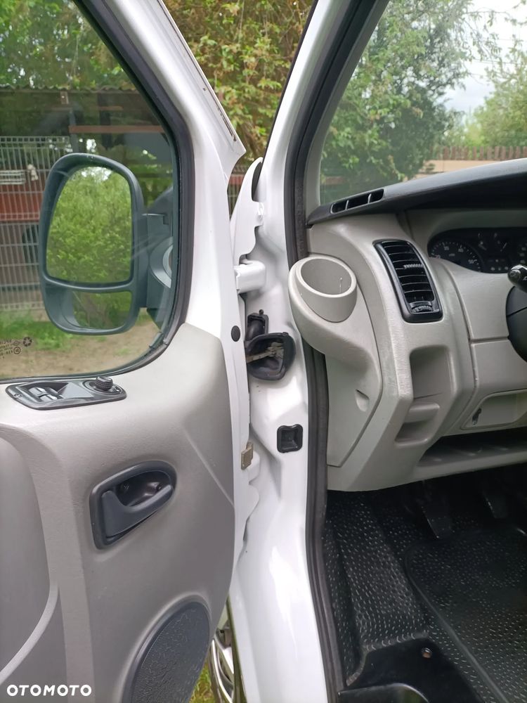 Renault Trafic - 16