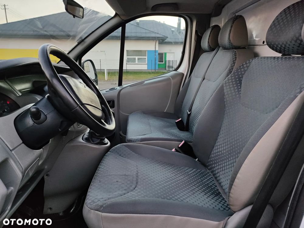 Renault Trafic - 13