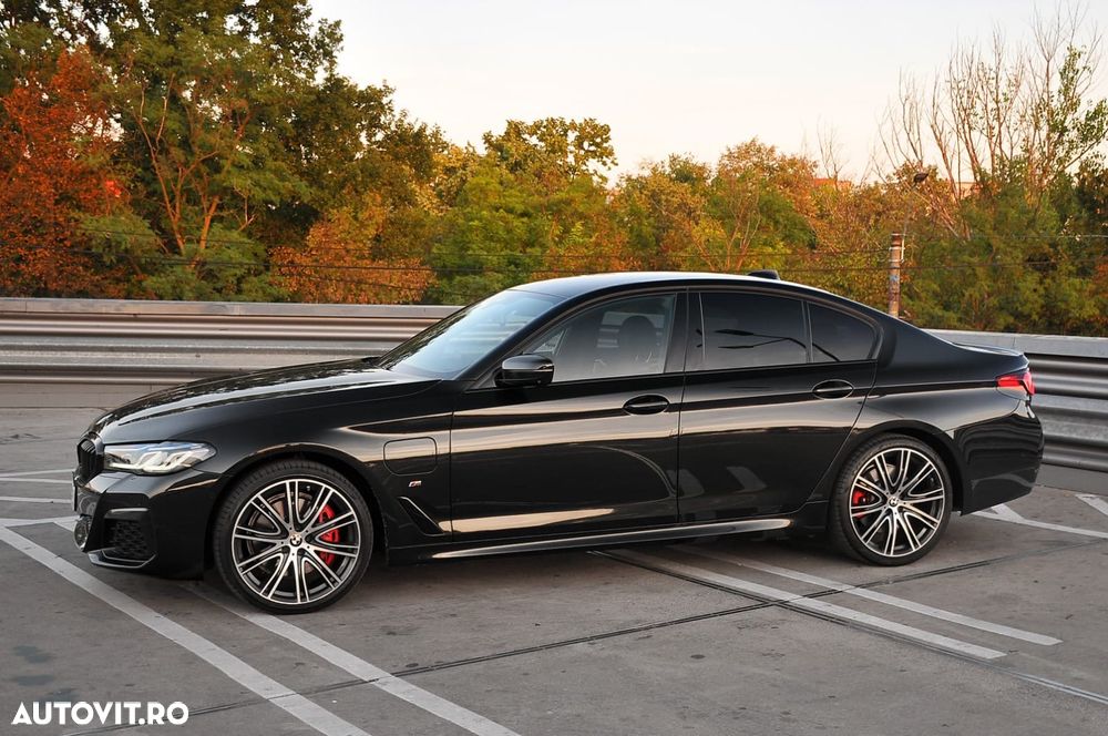 BMW Seria 5 520i AT MHEV - 12