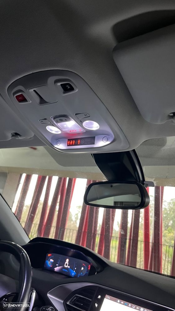 Peugeot 308 1.2 PureTech Allure EAT8 - 11