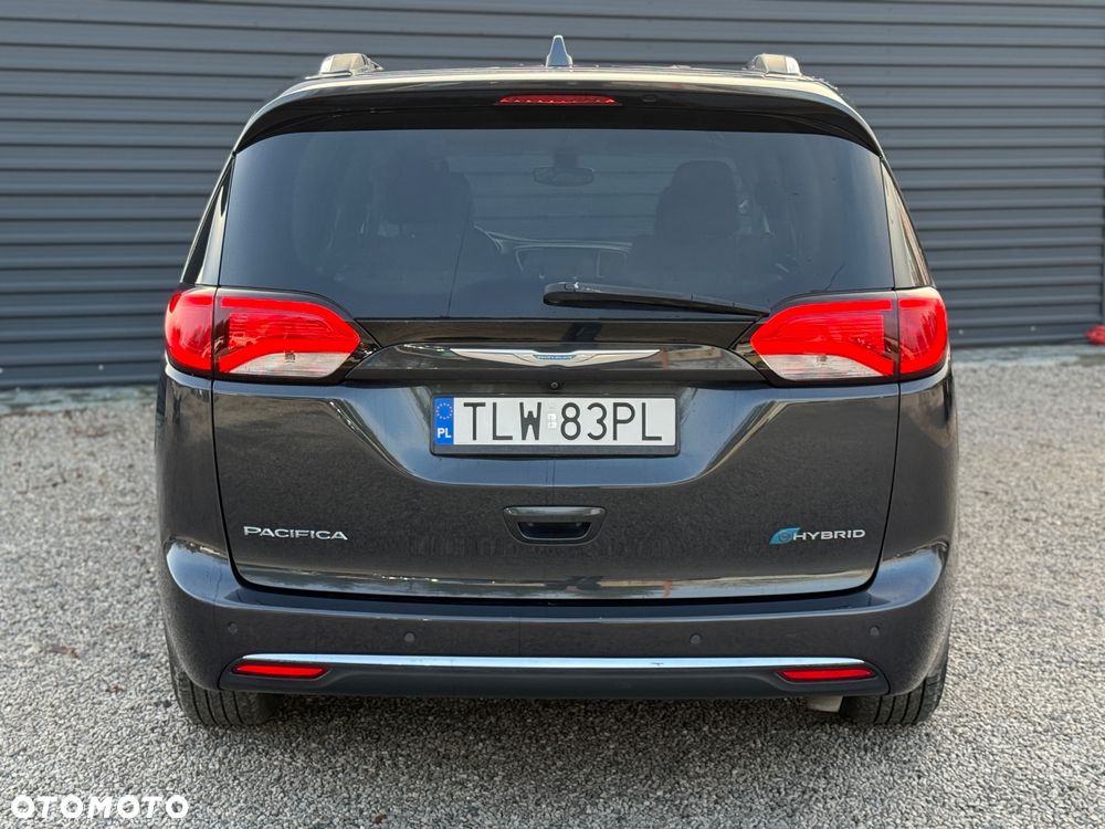 Chrysler Pacifica - 16