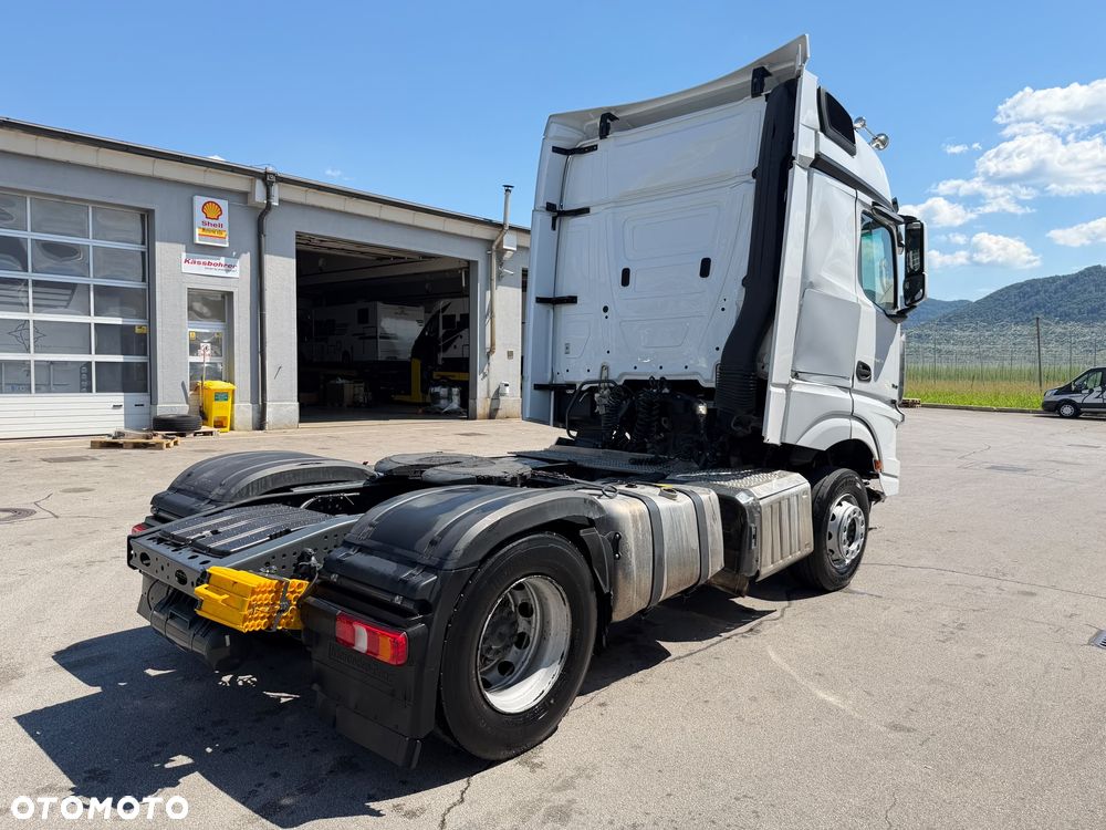 Mercedes-Benz Actros - 8
