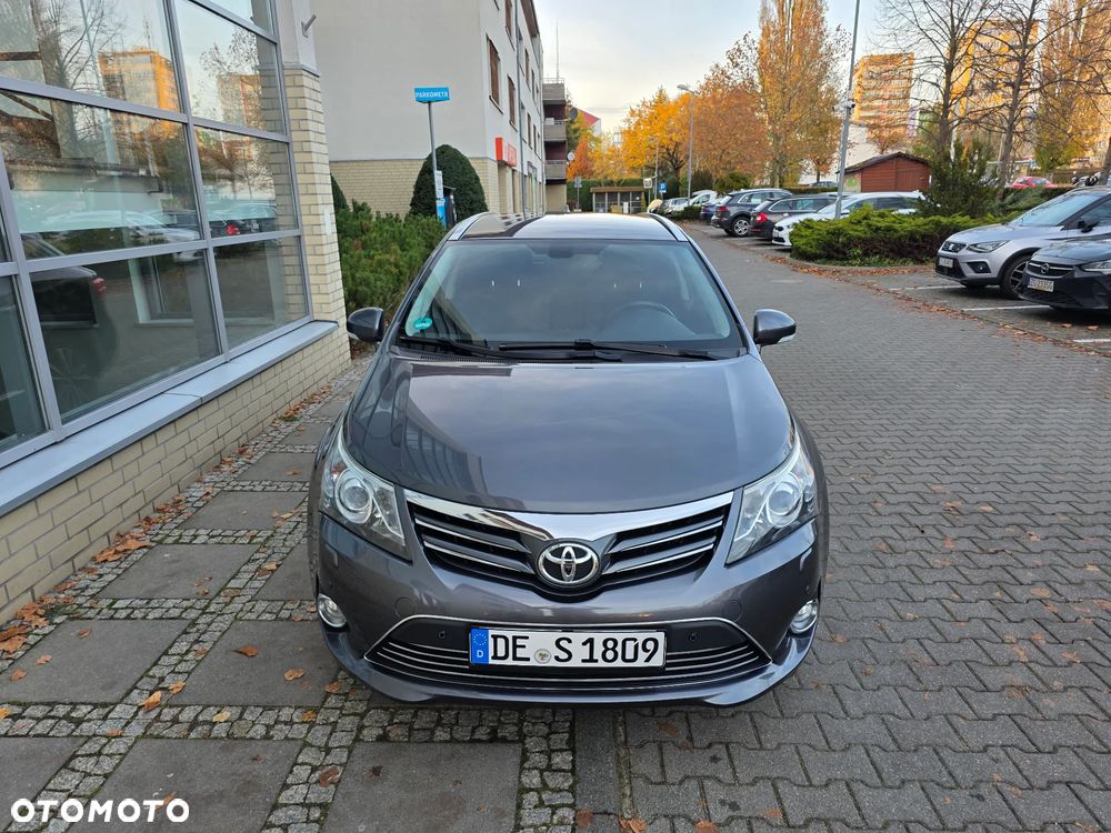 Toyota Avensis 1.8 Premium - 10