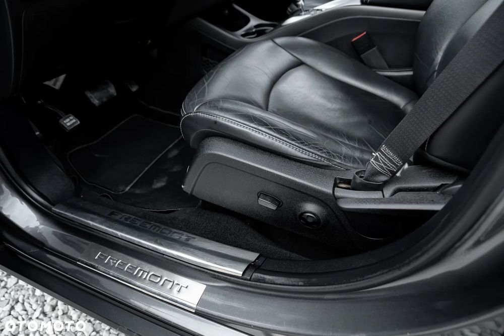 Fiat Freemont 2.0 Multijet 16V DPF Automatik Allrad Black Code - 20