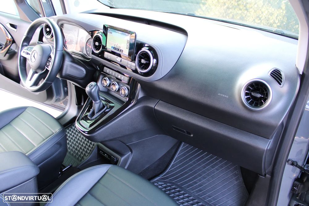 Mercedes-Benz T 180 d Auto Progressive - 28