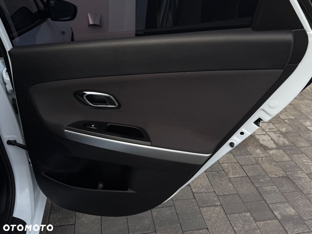 Kia Ceed 1.6 GDI Vision - 32