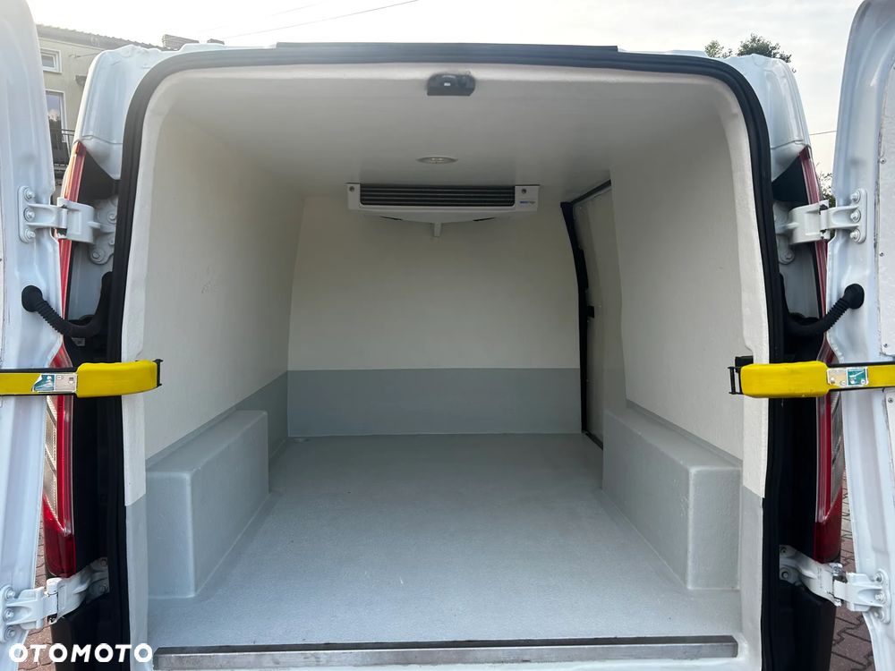 Ford TRANSIT CUSTOM - 24