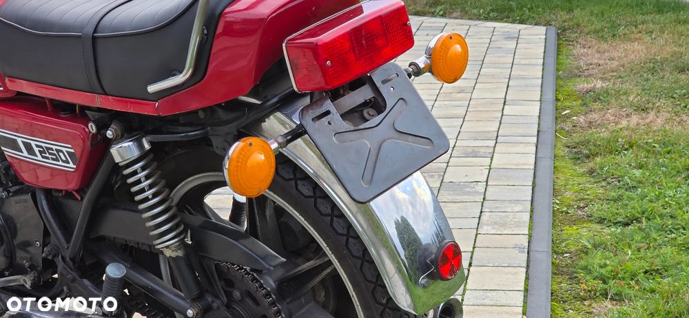 Yamaha RD - 29